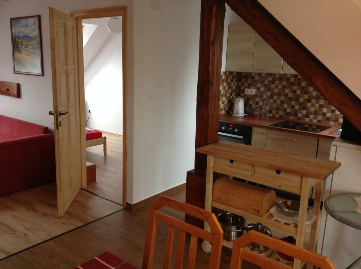King Apartman Sarvar Exterior photo