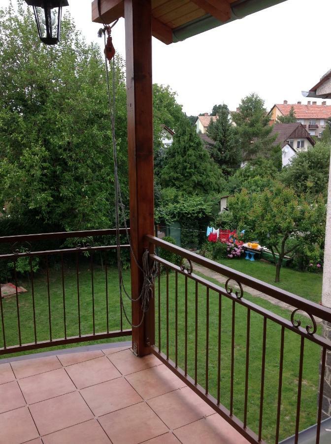 King Apartman Sarvar Exterior photo
